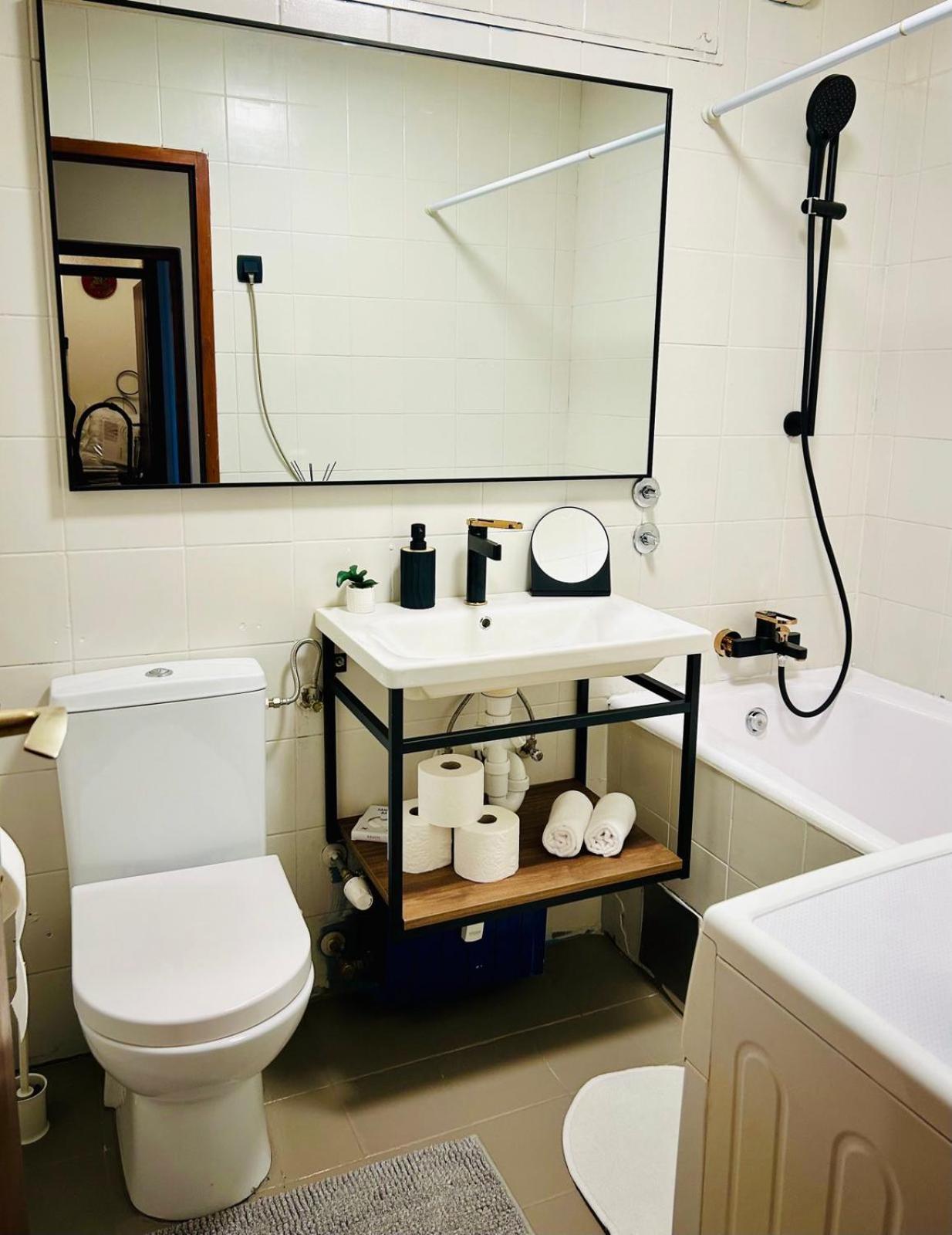Fly By Suite - Zagreb Airport - 0-24H Self Check In&Out - Parking On Site เวลิคาโกริตซา ภายนอก รูปภาพ