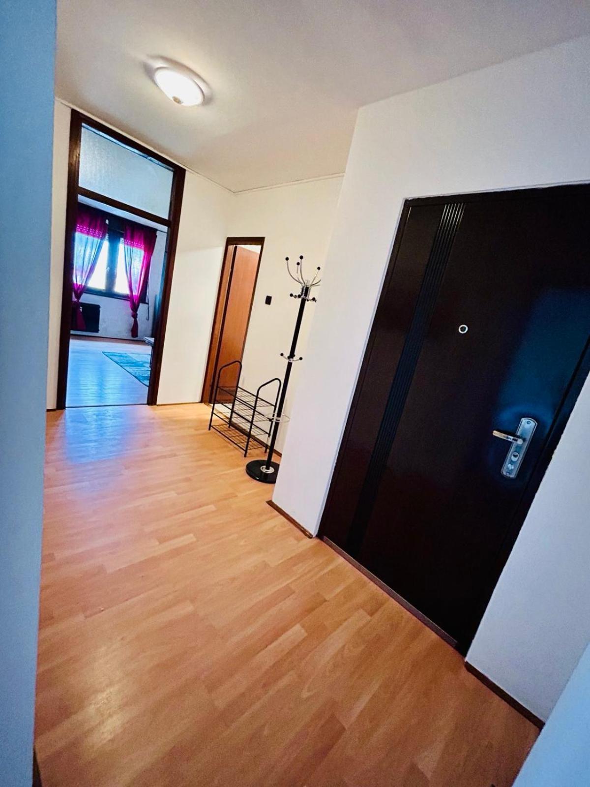 Fly By Suite - Zagreb Airport - 0-24H Self Check In&Out - Parking On Site เวลิคาโกริตซา ภายนอก รูปภาพ